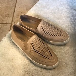 Nude sneakers